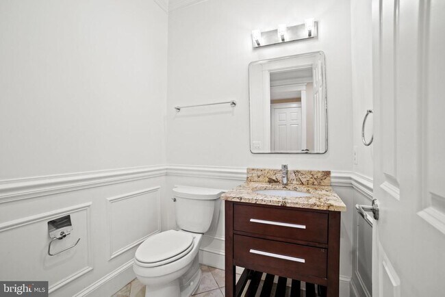Building Photo - 5709 Wilson Ln