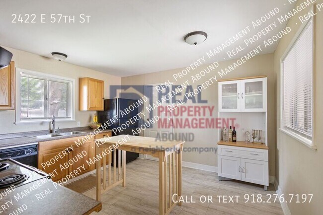 Building Photo - 2422 E 57th St