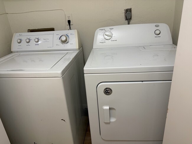 Building Photo - 1812 W Tharpe St