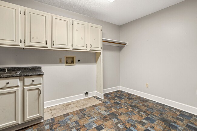 Building Photo - 274 Elkins Rd