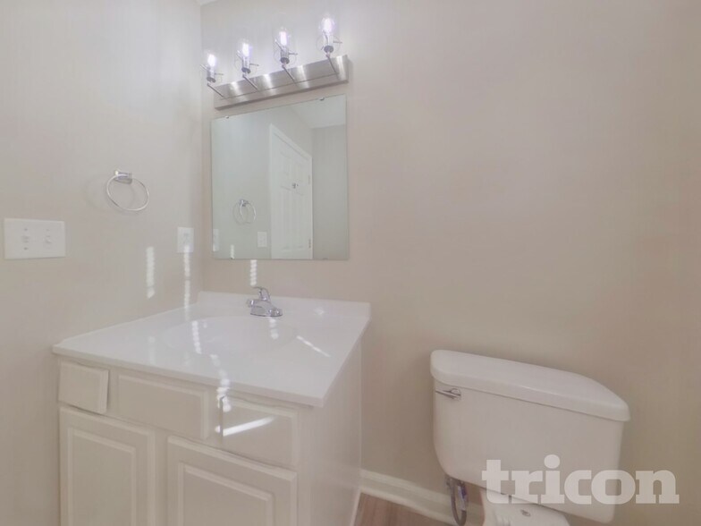 Building Photo - 386 Fox Trot Dr