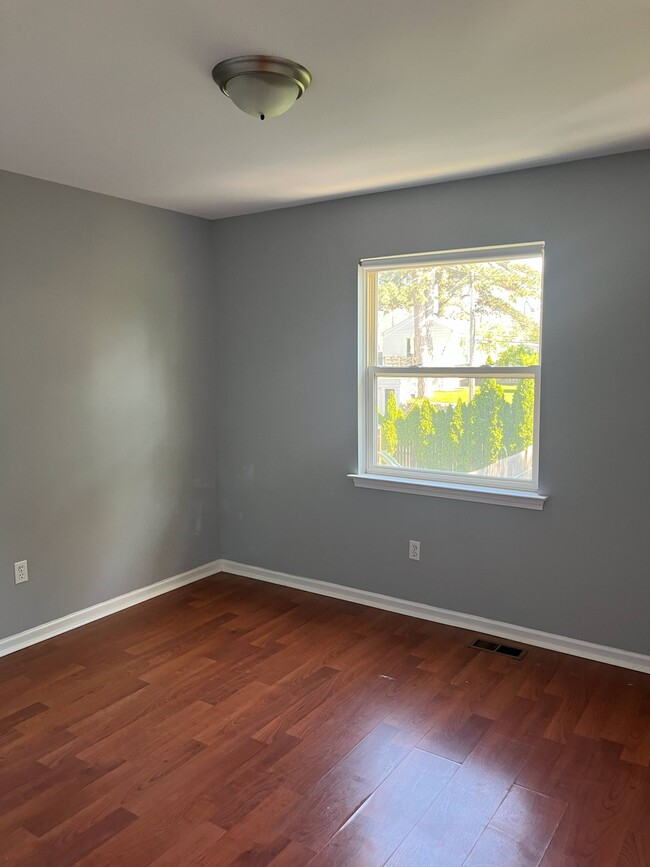 Building Photo - 2941 Beland Ave