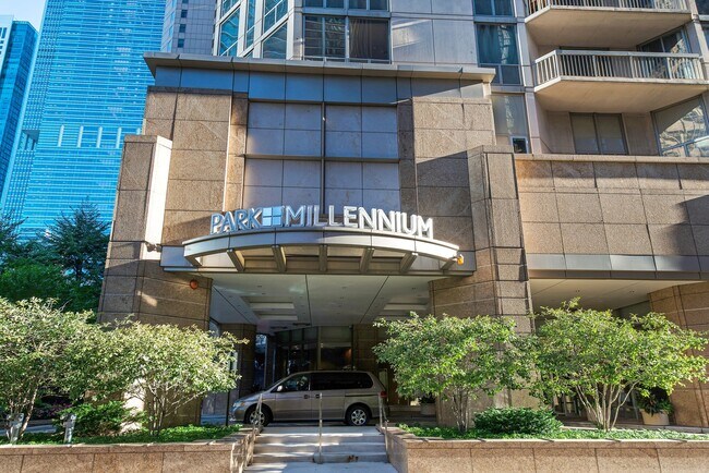 Building Photo - 222 N Columbus Dr