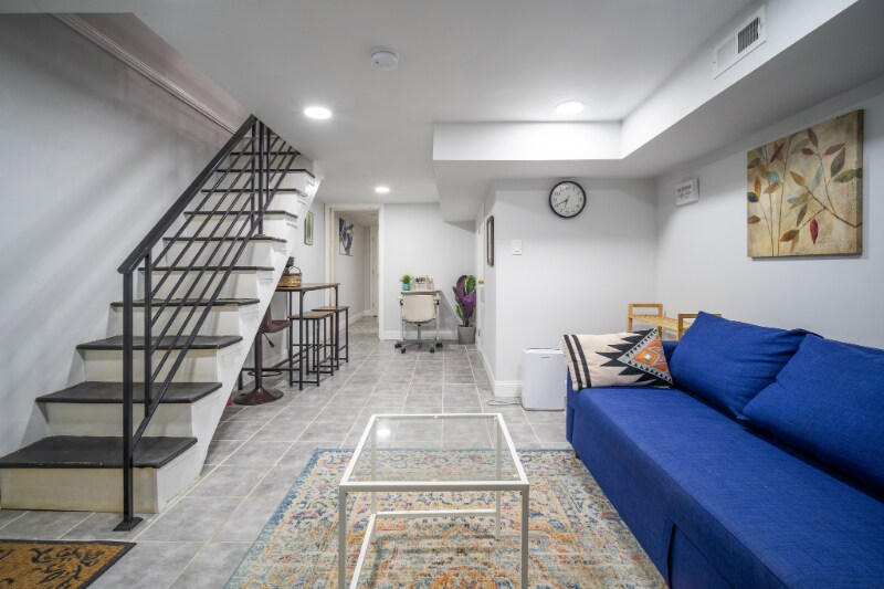 Building Photo - 5940 Walton Ave