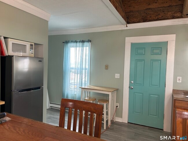 Building Photo - 92 Caroline Rd