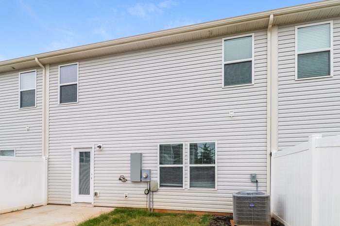 Building Photo - 432 Tayberry Ln