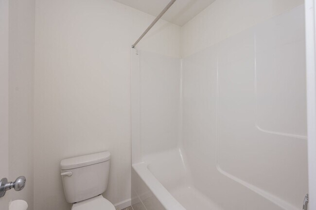 Building Photo - 3 Bedroom home in Yelm with Garage