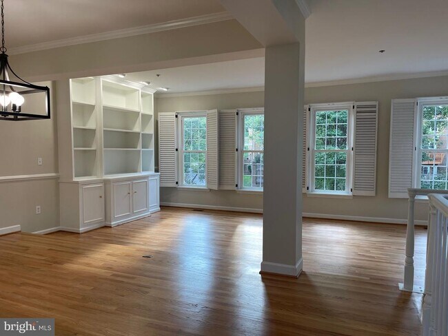 Building Photo - 9715 Whitley Park Pl