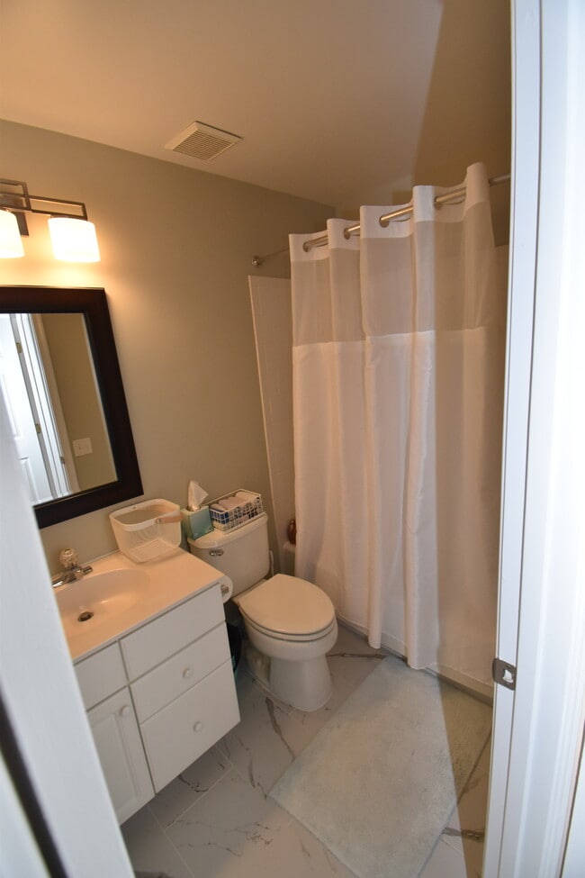 Building Photo - Quantrell Mews