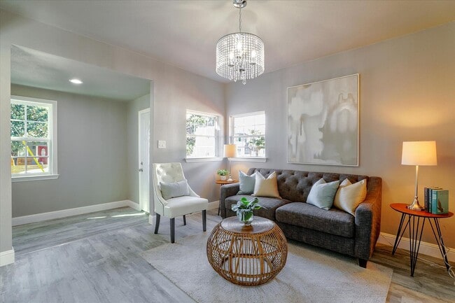 Building Photo - Adorable & Modern Remodeled Home, New floo...