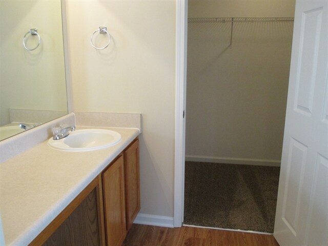 Building Photo - 2921 Knoll View Pl