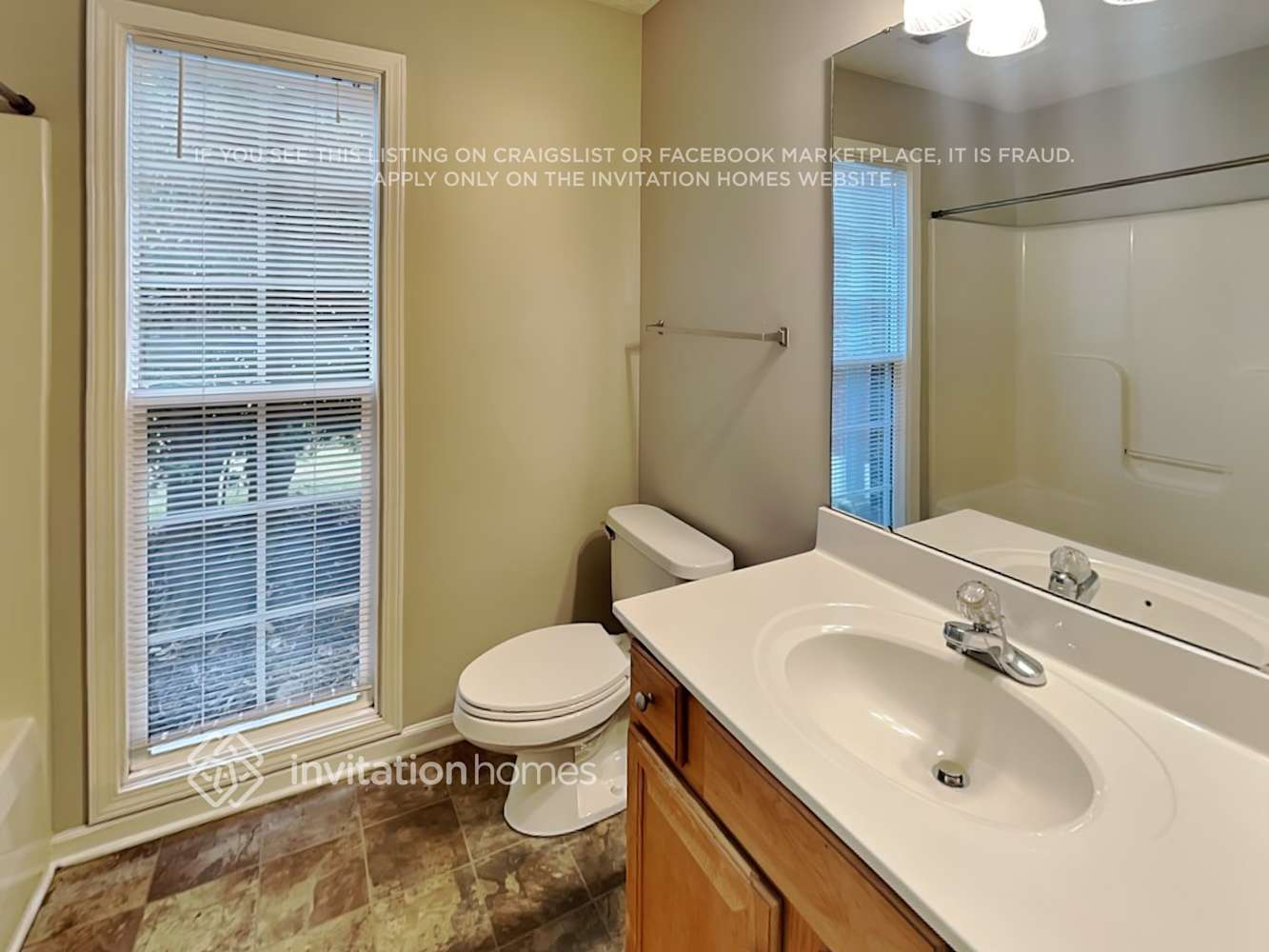 Building Photo - 321 Tamarack Dr