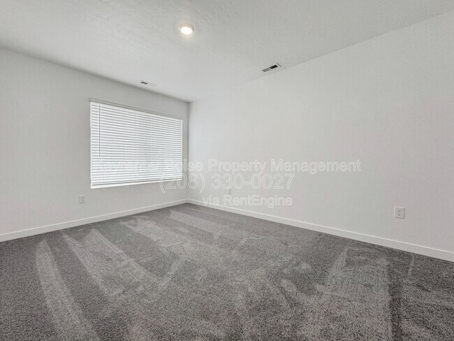 Building Photo - 4119 W Perspective St