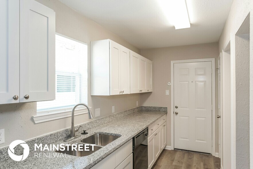 Building Photo - 1214 Twining Oaks Ln