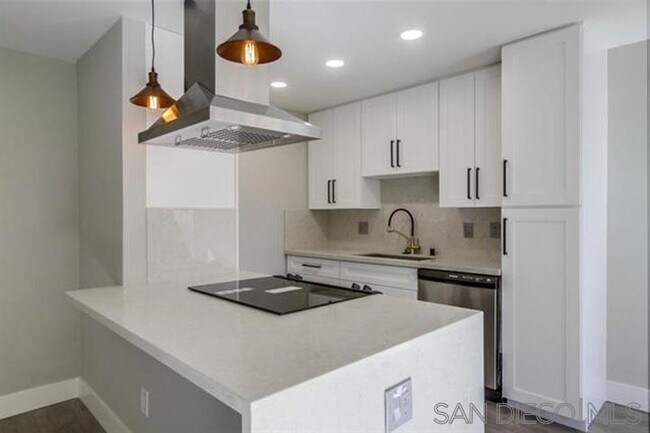 Building Photo - 9574 Carroll Canyon Rd