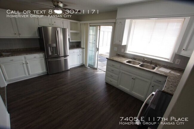 Building Photo - 3 br / 2 ba ready for immediate move in!