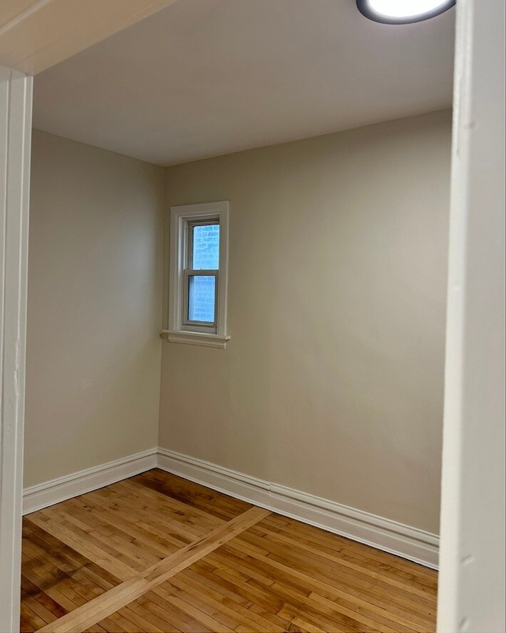 Bedroom - 1628 N Central Park Ave