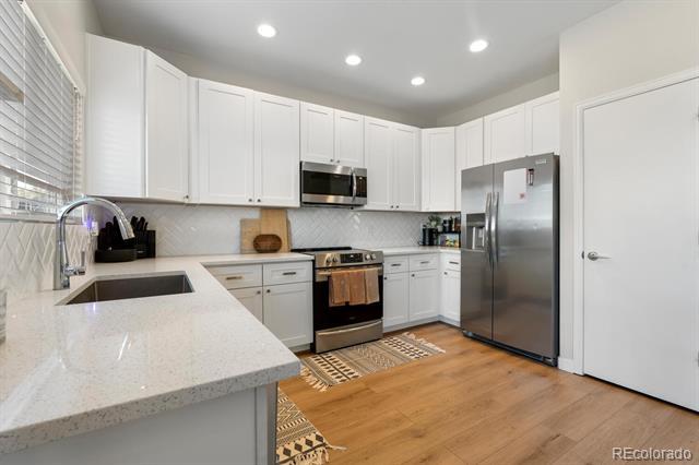 Building Photo - 4947 Stoneham Ave