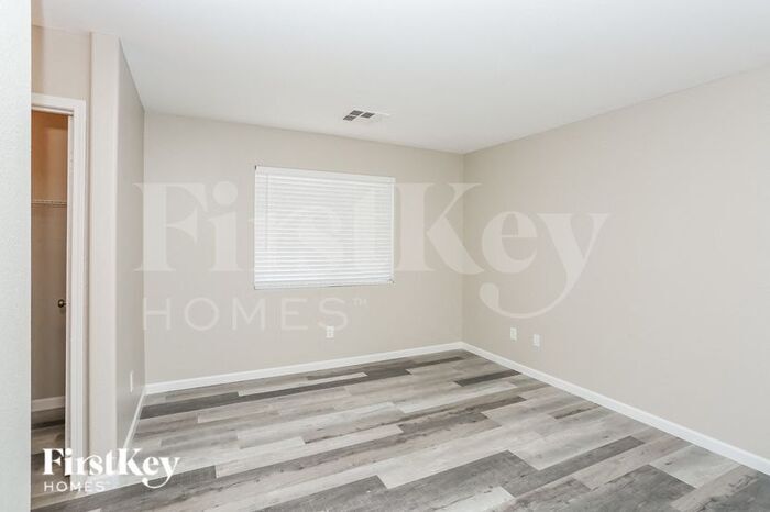 Building Photo - 3309 Idaho Springs St