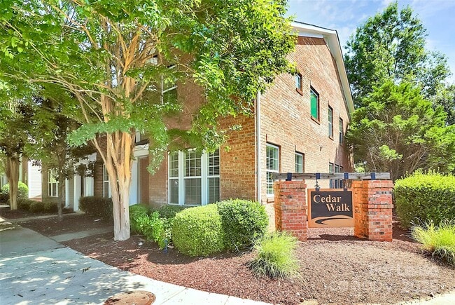 Building Photo - 10027 Juniper Trace Drive