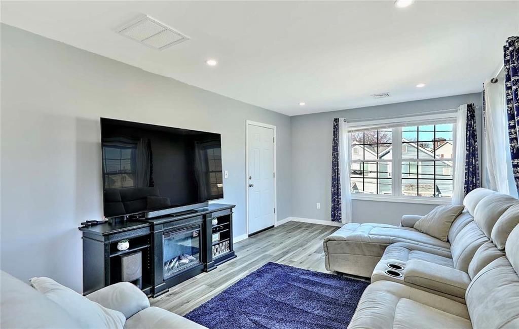 Building Photo - 119 Bowdoin St