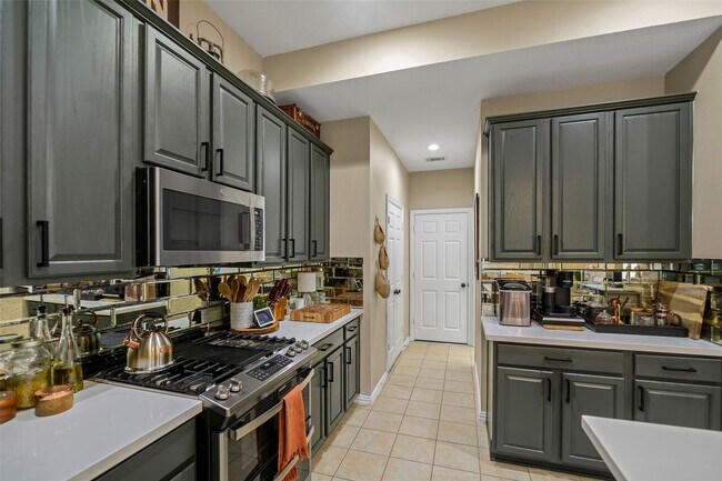 Building Photo - 13718 Cardinal Flowers Dr