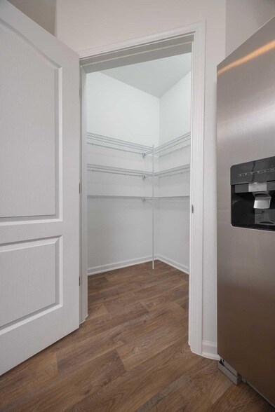 Building Photo - 951 Orellana Rd