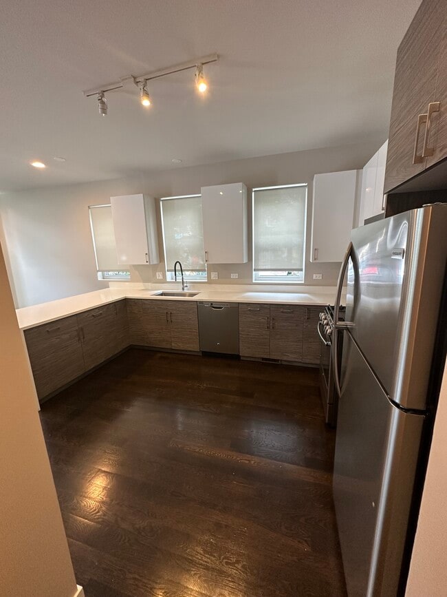 Building Photo - 1758 W Cullerton St