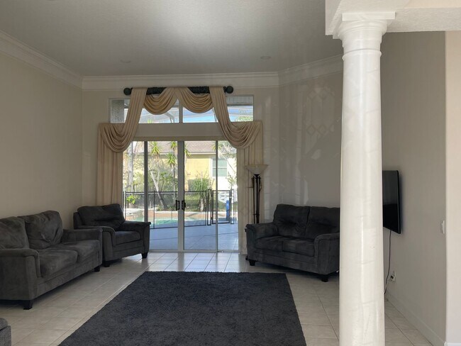 Building Photo - 10008 Canopy Tree Ct
