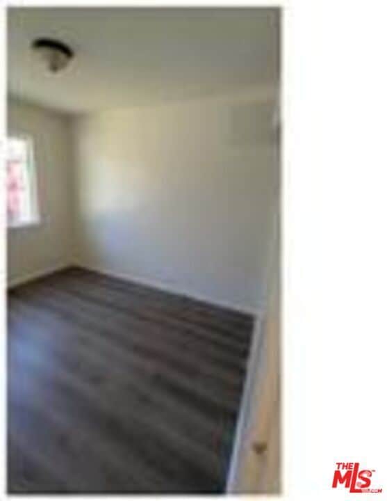 Building Photo - 859 E 87th Pl