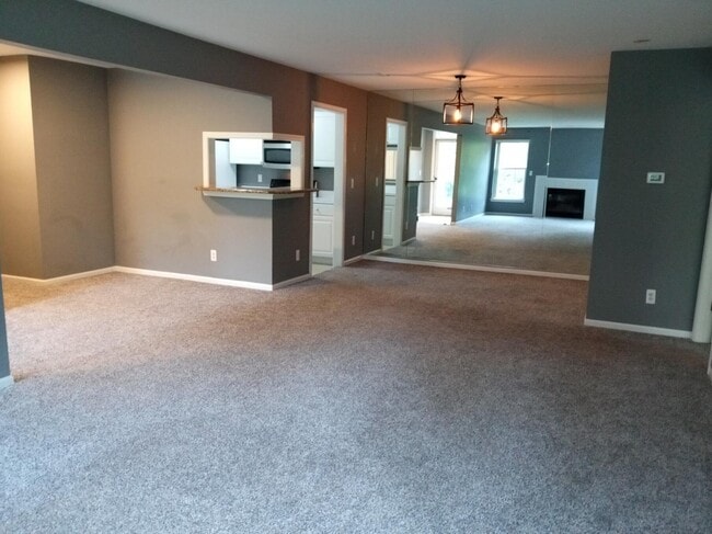 Building Photo - 56164 Troon N