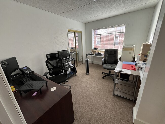 1 bedroom or office space - 107 E Culton St