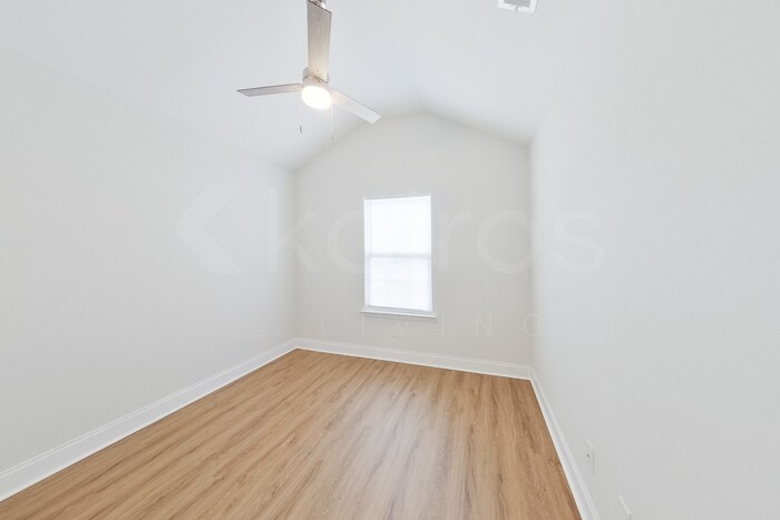 Building Photo - 231 Western Red Cedar Dr