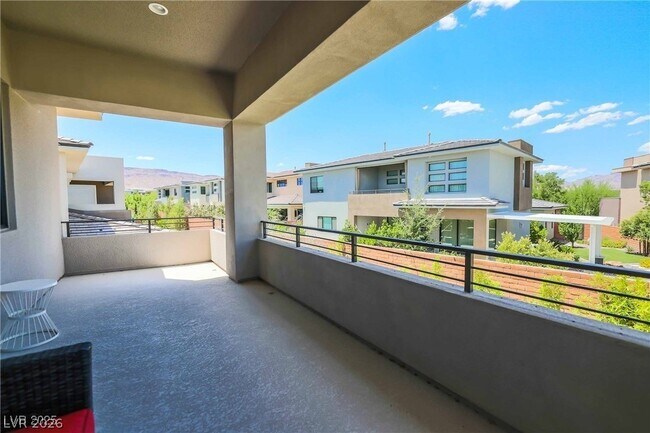 Building Photo - 2 Sugarberry Ln