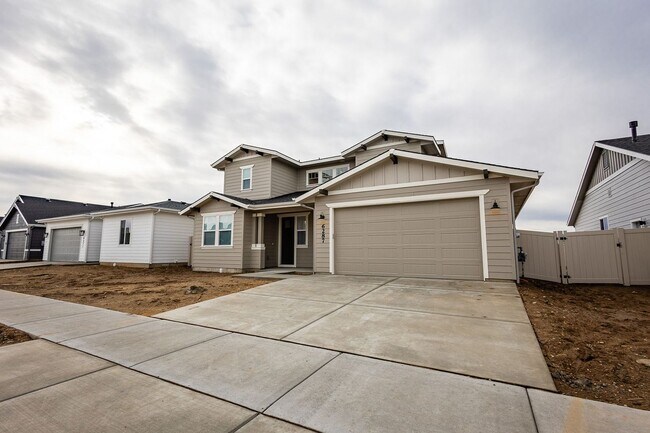 Building Photo - Brand New 3 bed 2.5 bath with flex room North Meridian