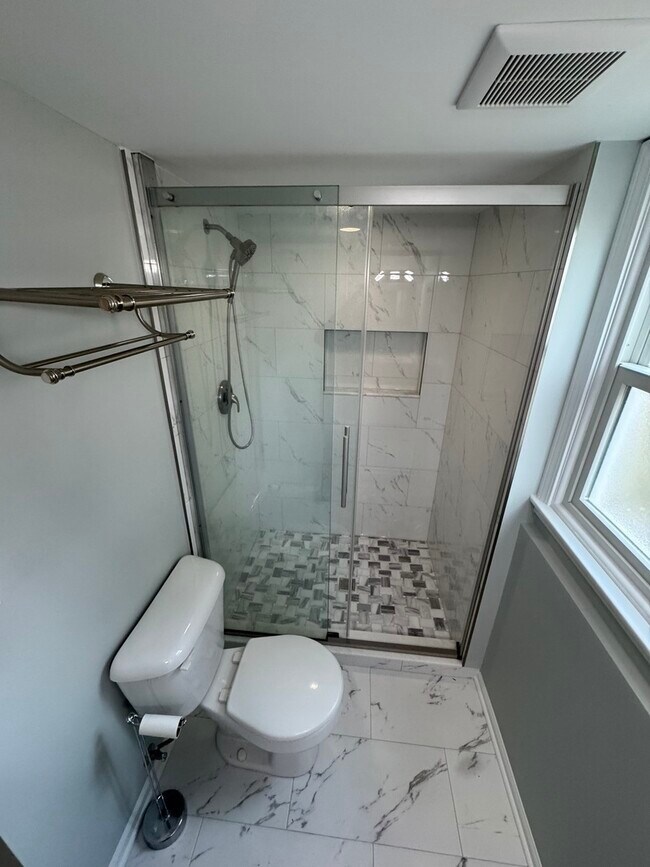 Building Photo - 1705 Central Ave