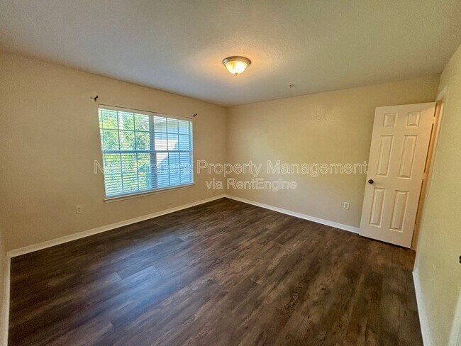 Building Photo - 7800 Point Meadows Dr