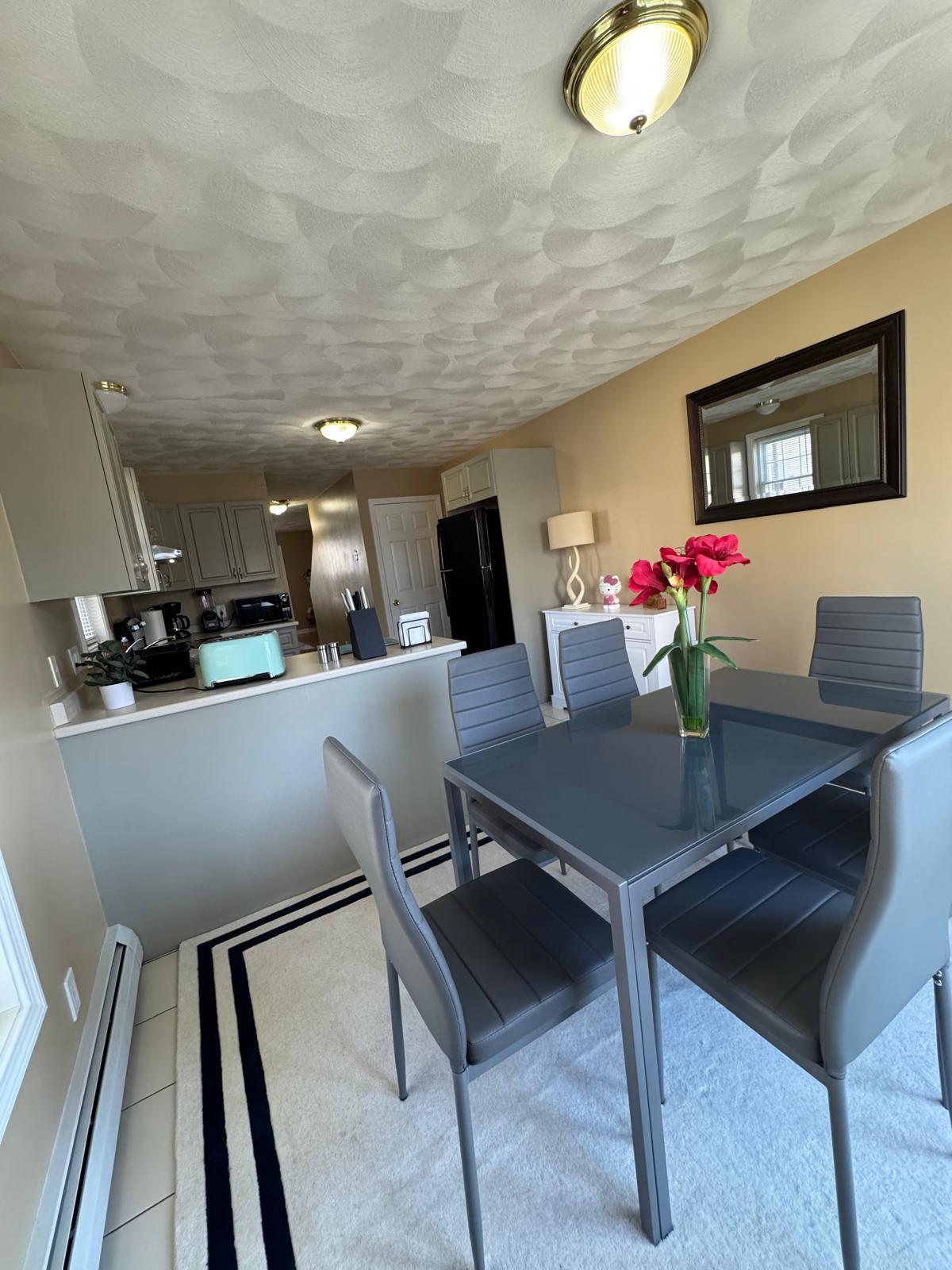 Building Photo - 31 Tapley Ave