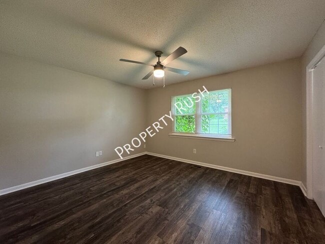 Building Photo - 3637 Missionaire Ave