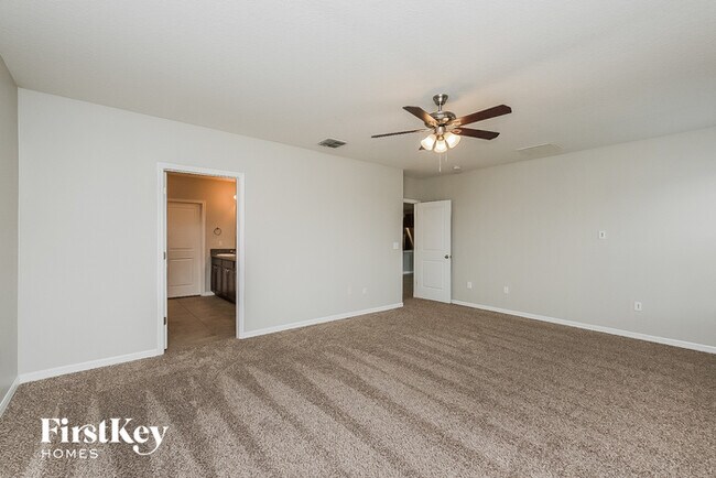 Building Photo - 10111 Crested Fringe Dr