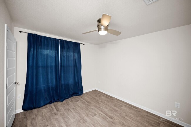 Building Photo - 3172 Vista Delmar Dr