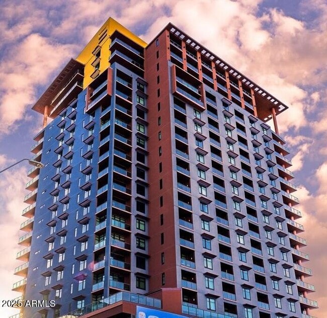 Primary Photo - 310 S 4th St