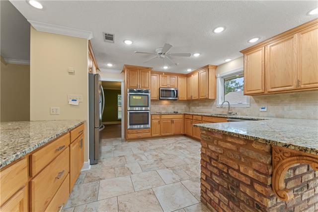 Building Photo - 601 Rue Cannes