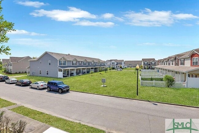 Building Photo - 126 Birch Cir