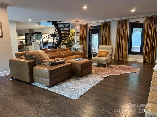 Building Photo - 210 Hargett Ct