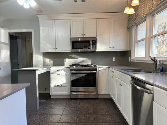 Building Photo - 436 E Prospect St