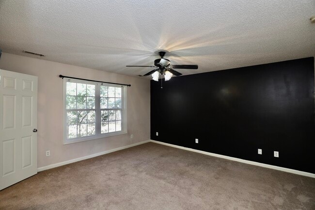 Building Photo - 2605 Turningleaf Ln