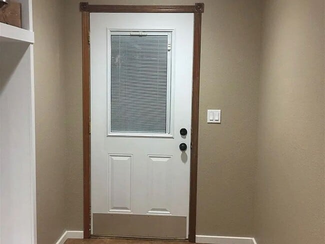 Building Photo - Updated 3 Bed 2 Bath Spokane Valley Home +...