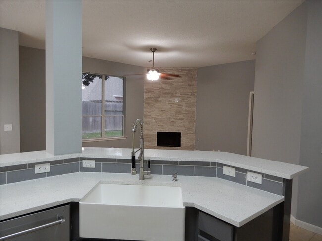 Building Photo - 1119 Nogales Bend Dr