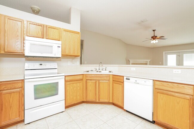 Building Photo - 3211 Woodglen Dr